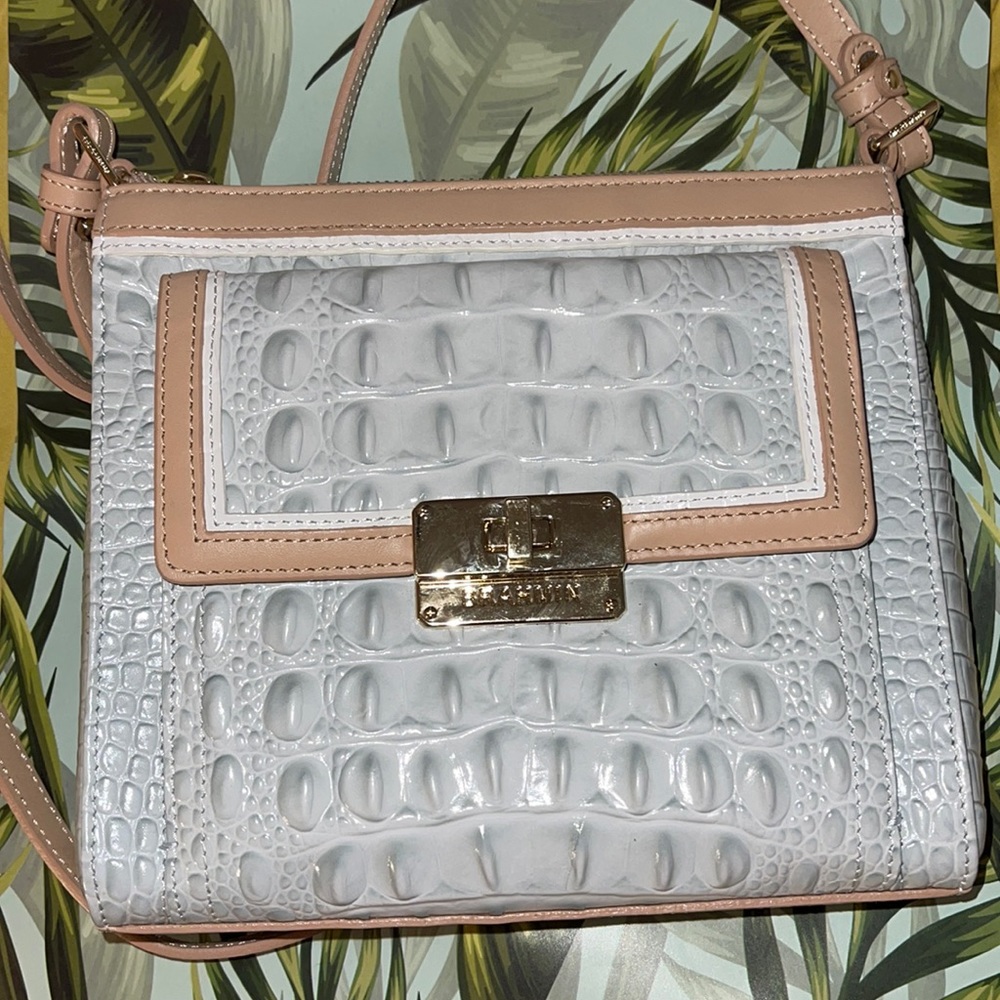 Brand-Brahmin (W)8.0x7.0 (H)x1.5D light blue & tan tri-color